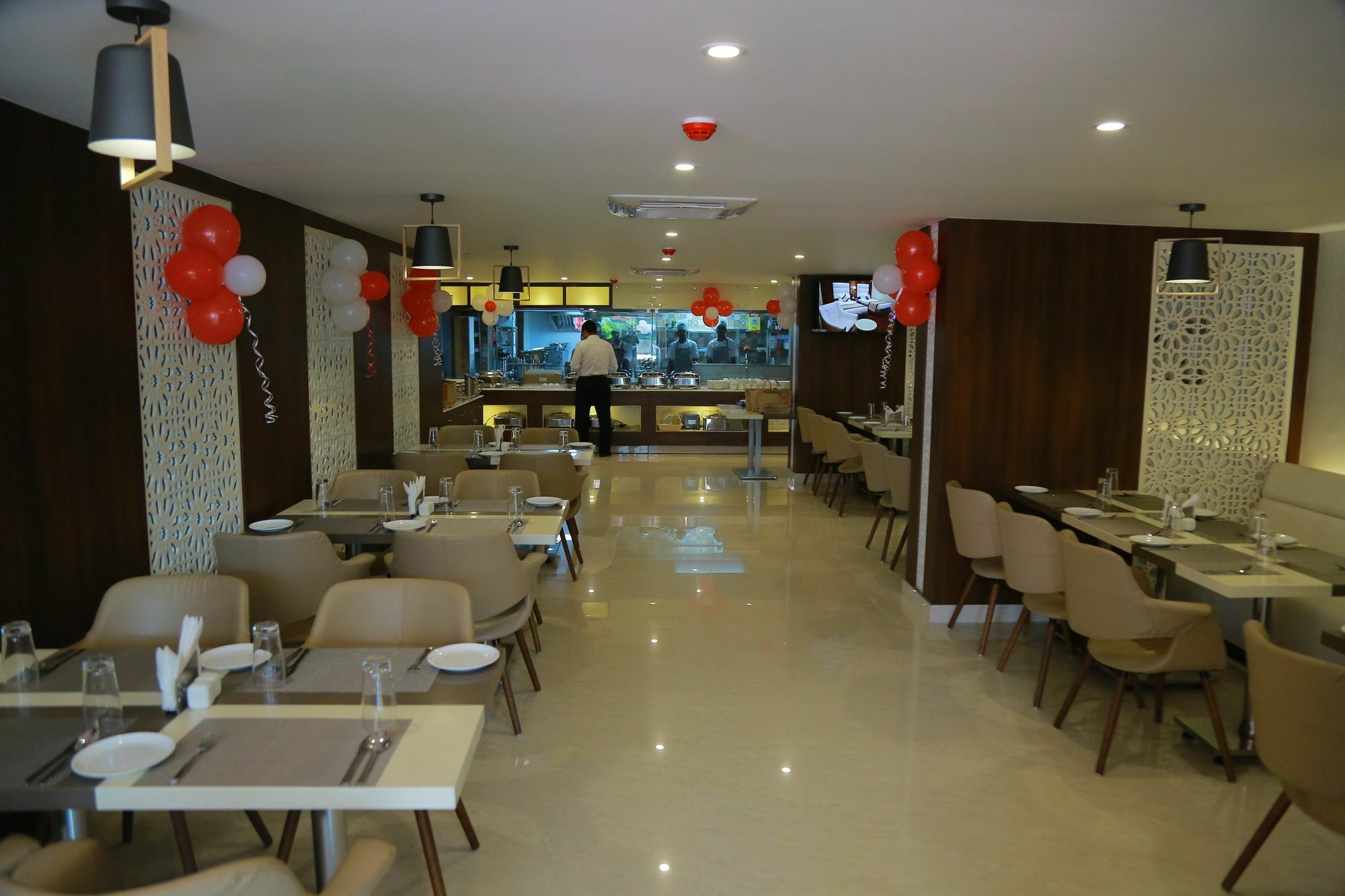 Ss Lumina Hotel Bangalore Exteriör bild