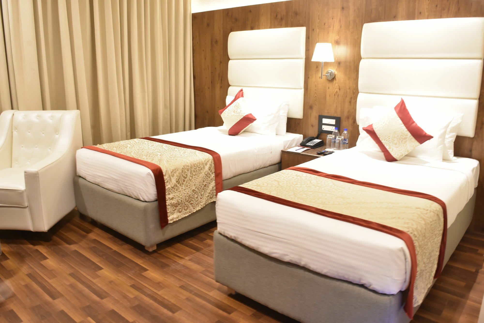 Ss Lumina Hotel Bangalore Exteriör bild