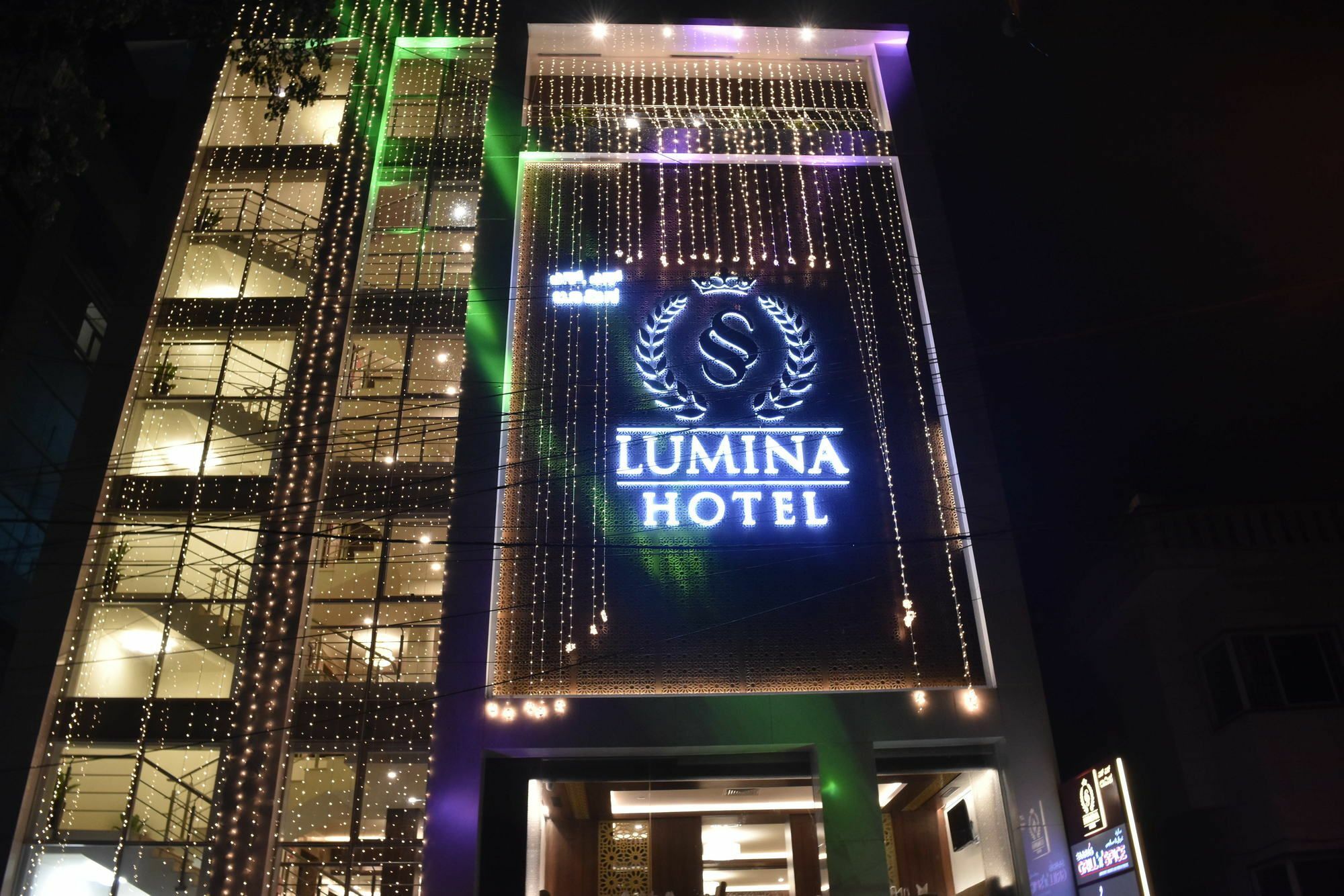 Ss Lumina Hotel Bangalore Exteriör bild